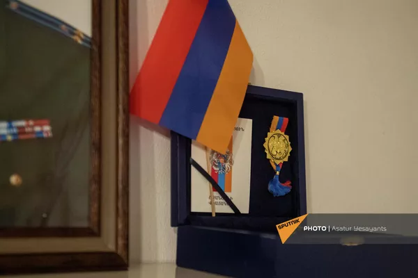 Медали погибшего полковника Ваагна Асатряна Медали погибшего полковника Ваагна Асатряна - Sputnik Армения
