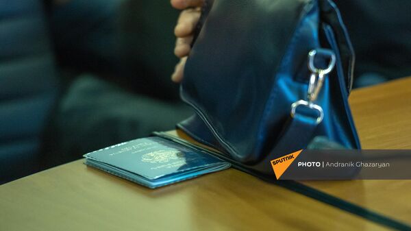 Гибридный подход в паспортных отделах: откуда очереди и что делает Служба миграции Армении
