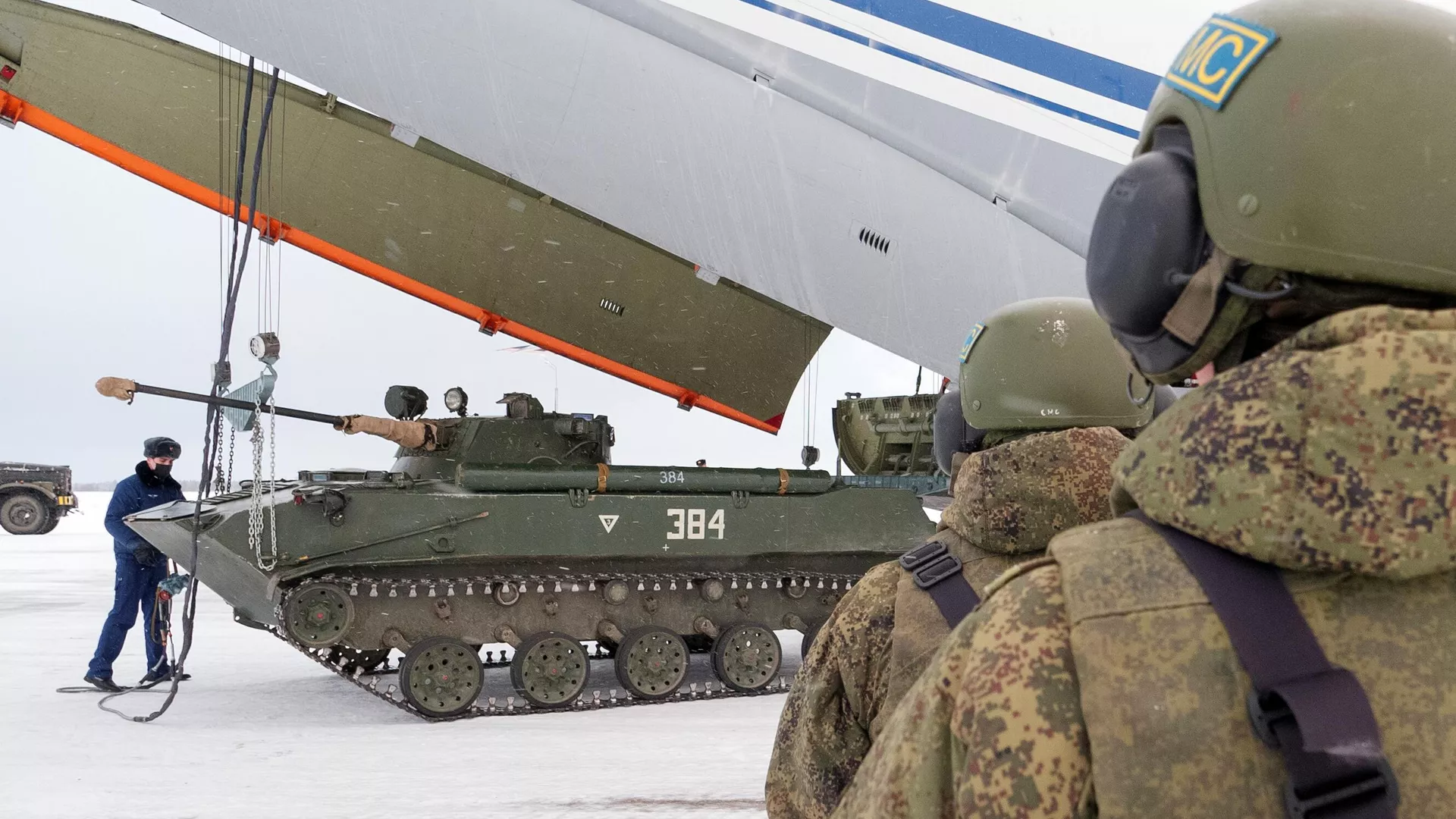 Встреча российских миротворцев ОДКБ на аэродроме Иваново-Северный Встреча российских миротворцев ОДКБ на аэродроме Иваново-Северный - Sputnik Армения, 1920, 18.02.2022