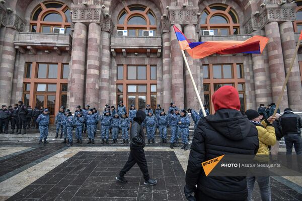 Очередная акция протеста перед Домом правительства. - Sputnik Армения