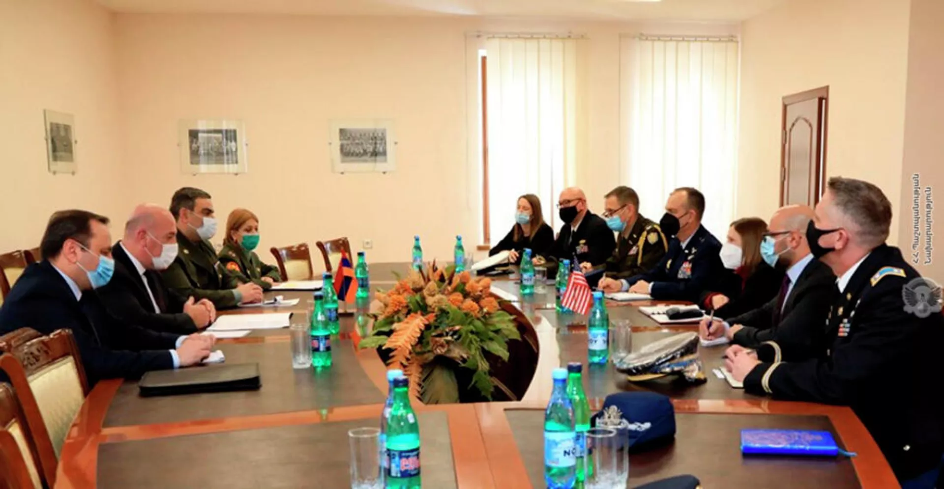 Замминистра обороны РА Арман Саркисян принял делегацию Европейского командования США (20 января 2022). Еревaн Замминистра обороны РА Арман Саркисян принял делегацию Европейского командования США (20 января 2022). Еревaн - Sputnik Армения, 1920, 20.01.2022