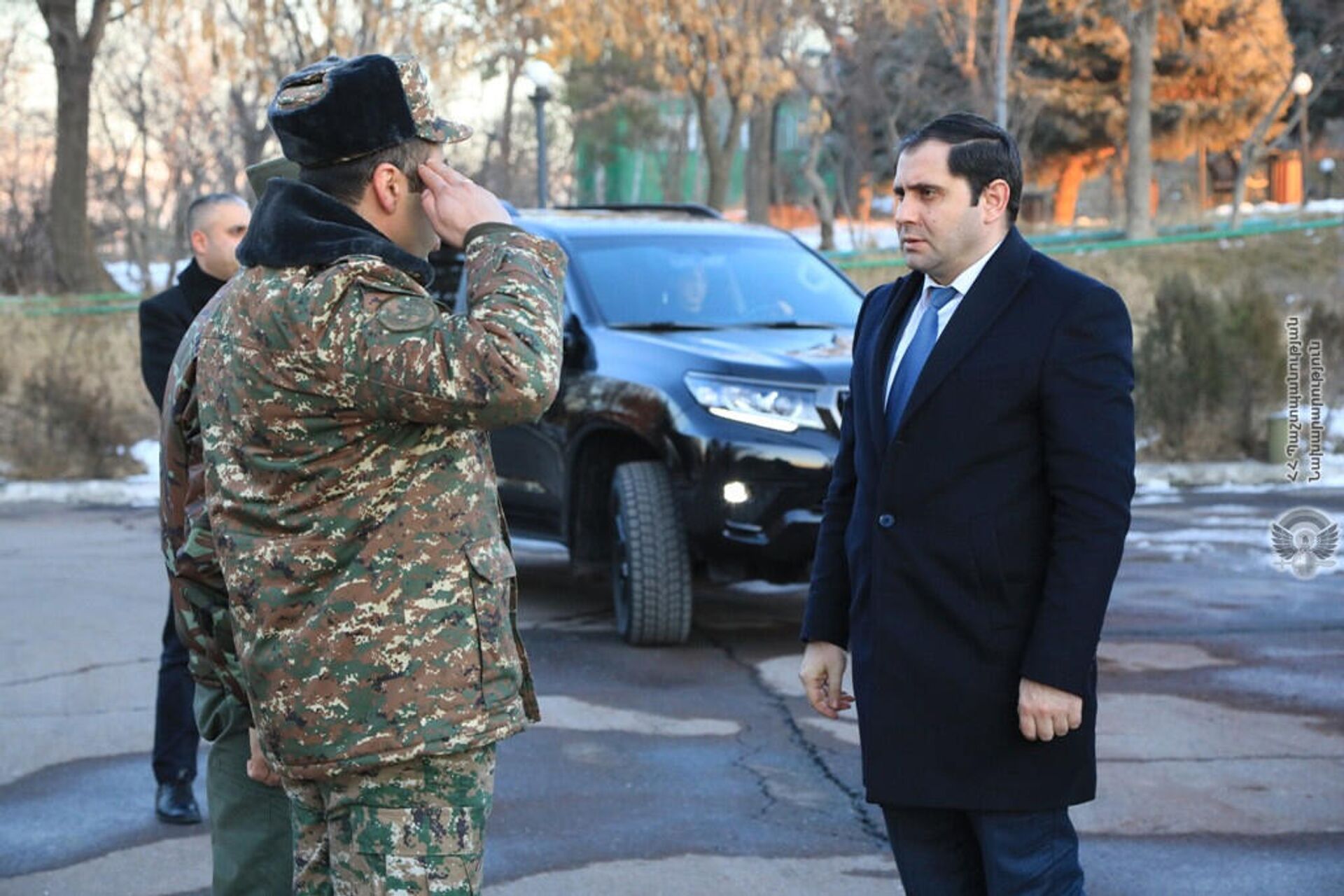 Министр обороны Сурен Папикян посетил военный пантеон Ераблур (21 января 2022). Еревaн - Sputnik Армения, 1920, 21.01.2022