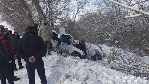 Дорожно-транспортное происшествие на трассе Ереван - Севан (28 января 2022). Котайк - Sputnik Армения