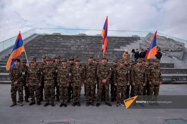 День армии в Ераблуре - Sputnik Армения