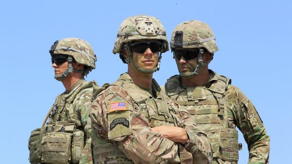 Американские солдаты из состава международного военного контингента НАТО во время военных учений - Sputnik Армения
