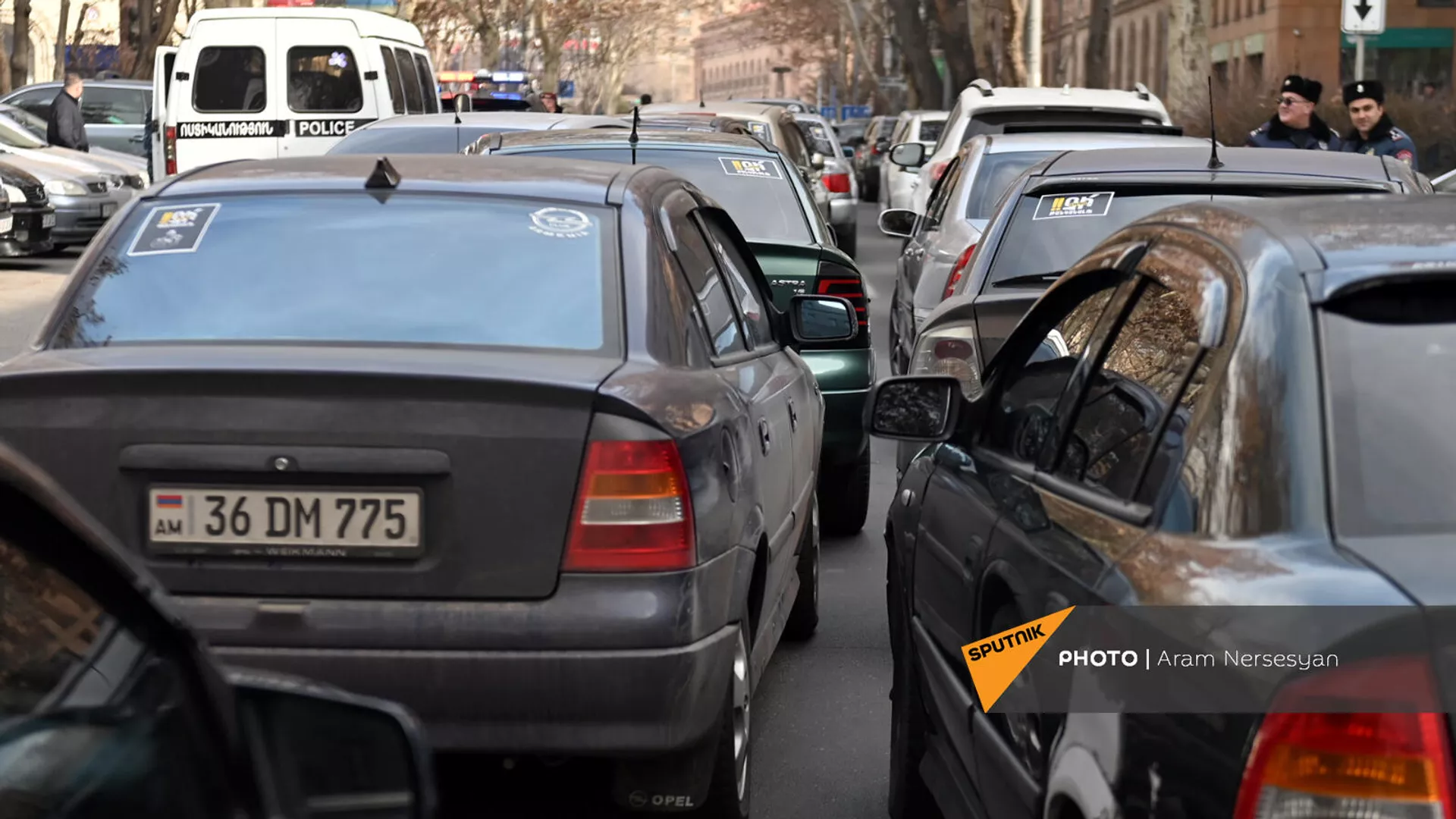 Акция протеста водителей против подорожания ОСАГО около ЦБ (3 февраля 2022). Еревaн Акция протеста водителей против подорожания ОСАГО около ЦБ (3 февраля 2022). Еревaн - Sputnik Армения, 1920, 28.12.2022