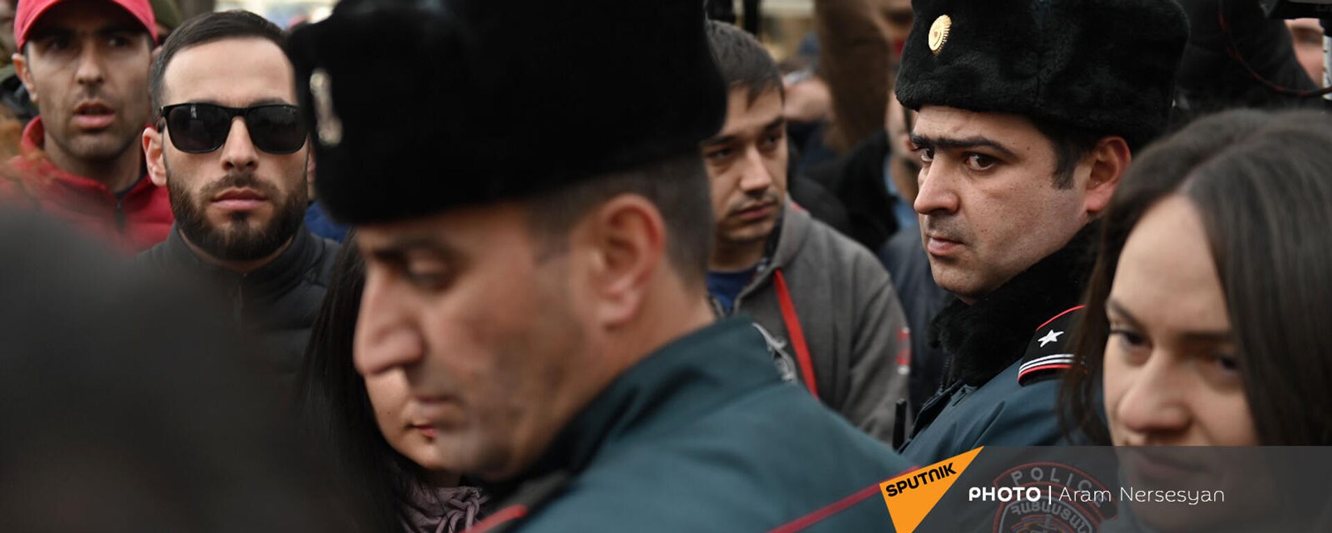 Акция протеста водителей против подорожания ОСАГО около ЦБ (3 февраля 2022). Еревaн - Sputnik Армения, 1920, 07.02.2022