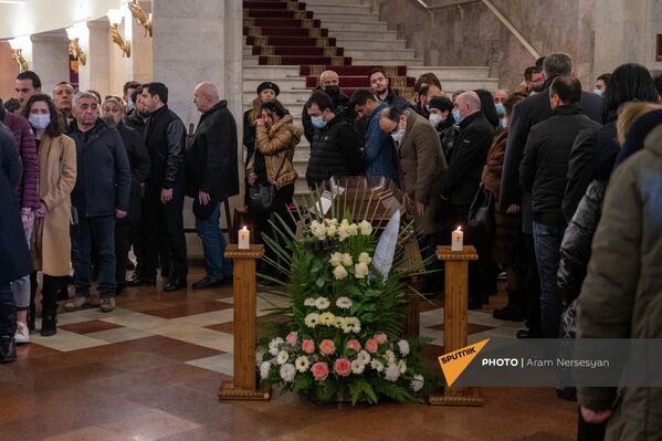 Гражданская панихида прошла в фойе концертного зала имени Хачатуряна - Sputnik Армения