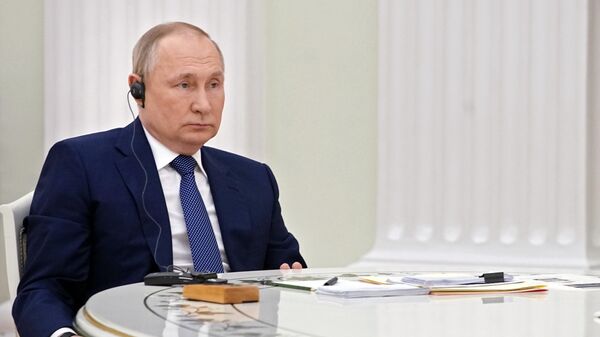 Президент России Владимир Путин во время переговоров с президентом Франции (7 февраля 2022). Москвa - Sputnik Армения