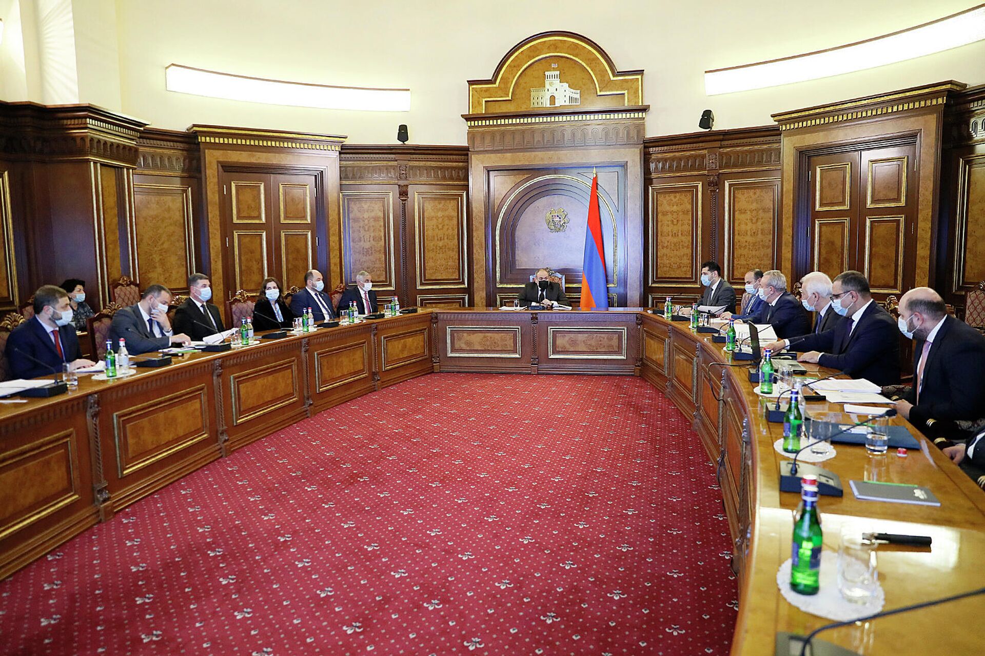 Премьер-министр Никол Пашинян провел консультации по предварительным бюджетным рамкам среднесрочной программы расходов на 2023-2025 годы (8 февраля 2022). Еревaн - Sputnik Армения, 1920, 08.02.2022