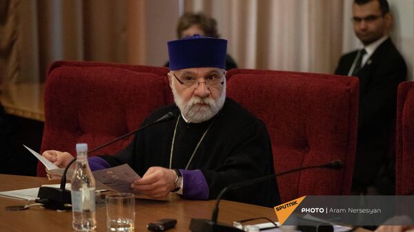 Архиепископ Натан Ованнисян на мероприятии по случаю 30-летия Армяно-иранских дипломатических отношений (9 февраля 2022). Еревaн - Sputnik Армения