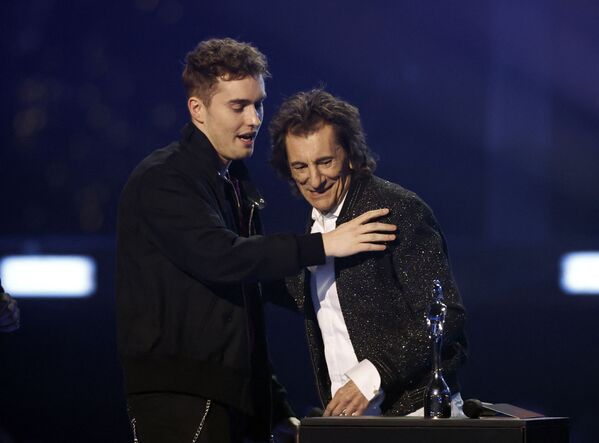Երգիչ Սեմ Ֆենդերը Brit Awards երաժշտական մրցանակաբաշխության ժամանակ։ - Sputnik Արմենիա