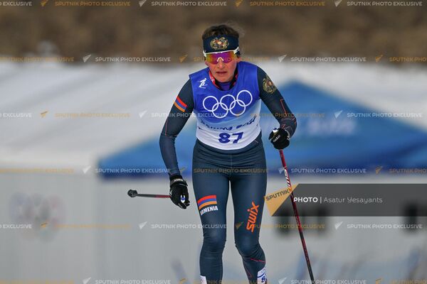 Лыжница Катя Галстян в забеге на 10 км классическим стилем на XXIV зимних Олимпийских играх (10 февраля 2022). Пекин - Sputnik Армения