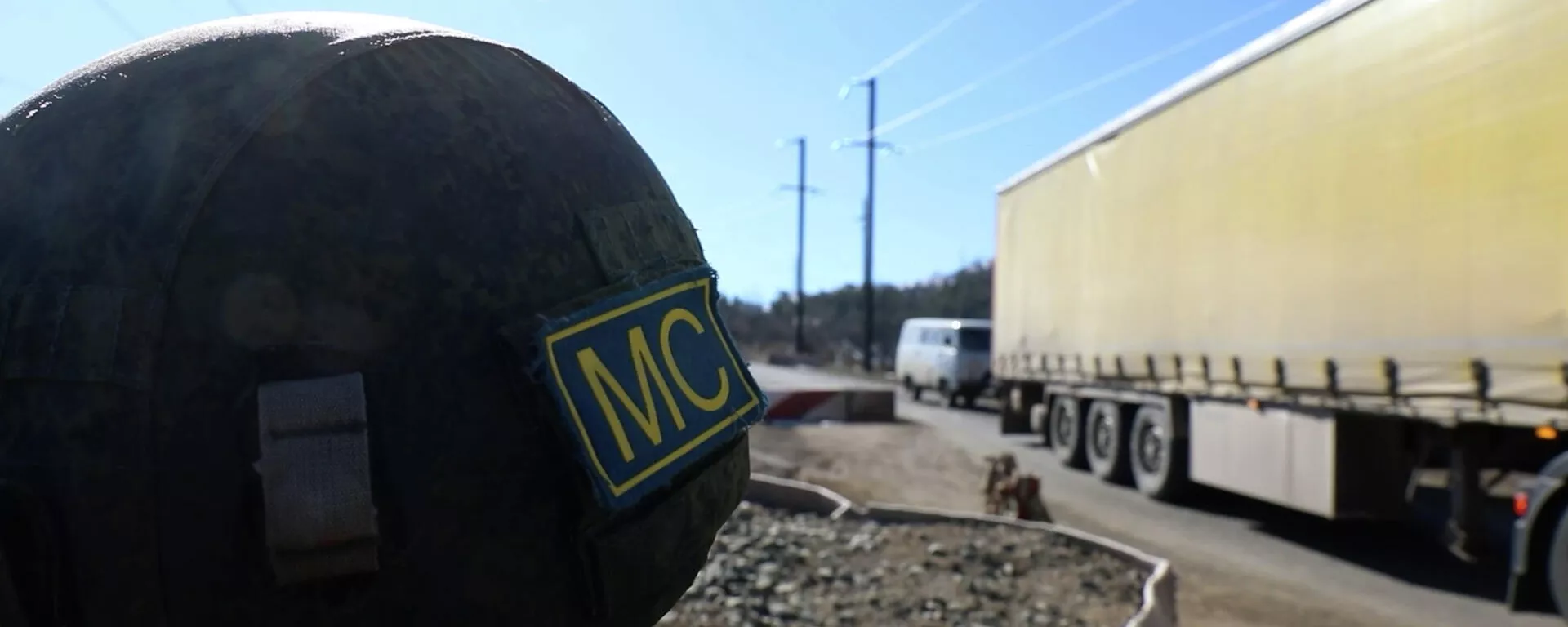 Российские миротворцы за сутки обеспечили безопасный въезд более 500 автомобилей и около 1,5 тыс. человек в Нагорный Карабах и обратно - Sputnik Армения, 1920, 14.02.2022