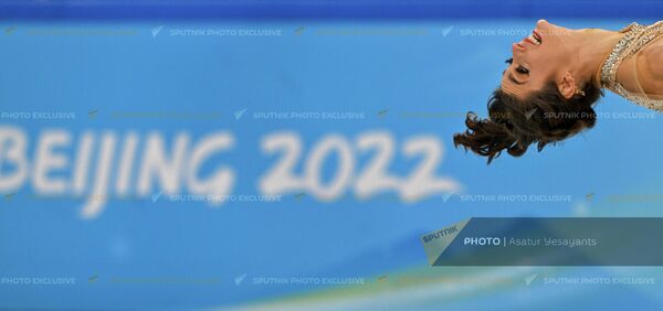 Канадская фигуристка Лоуренс Фурнье Бодри во время выступления с произвольной программой по фигурному катанию на XXIV зимних Олимпийских играх (14 февраля 2022). ПекинПара заняла 9 место. - Sputnik Армения