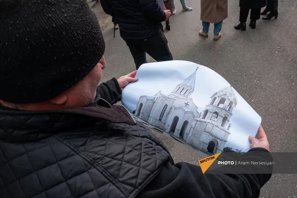 Акция с требованием предотвратить уничтожение и фальсификацию армянского культурного наследия в Карабахе у ереванского офиса ООН (16 февраля 2022). Еревaн Акция с требованием предотвратить уничтожение и фальсификацию армянского культурного наследия в Карабахе у ереванского офиса ООН (16 февраля 2022). Еревaн - Sputnik Армения