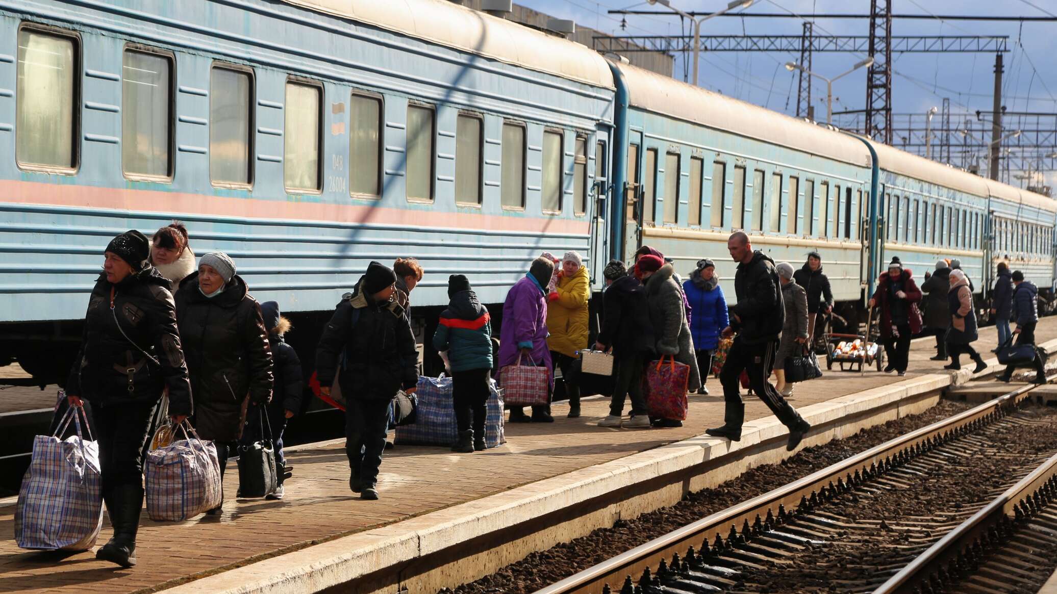 Власти Армении сообщили о ситуации в армянских общинах ДНР и ЛНР -  22.02.2022, Sputnik Армения