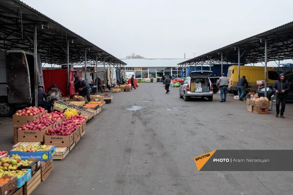 Оптовый рынок сельхозпродукции в селе Айанист - Sputnik Армения