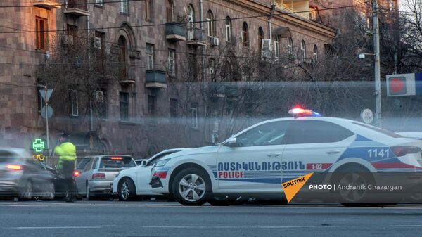 Ոստիկանության պարետային ծառայության մեքենան Սախարովի հրապարակում - Sputnik Արմենիա