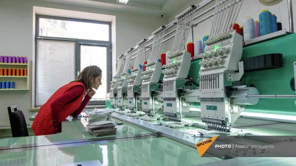 Рабочий процесс на заводе по производству игрушек Mankan - Sputnik Армения