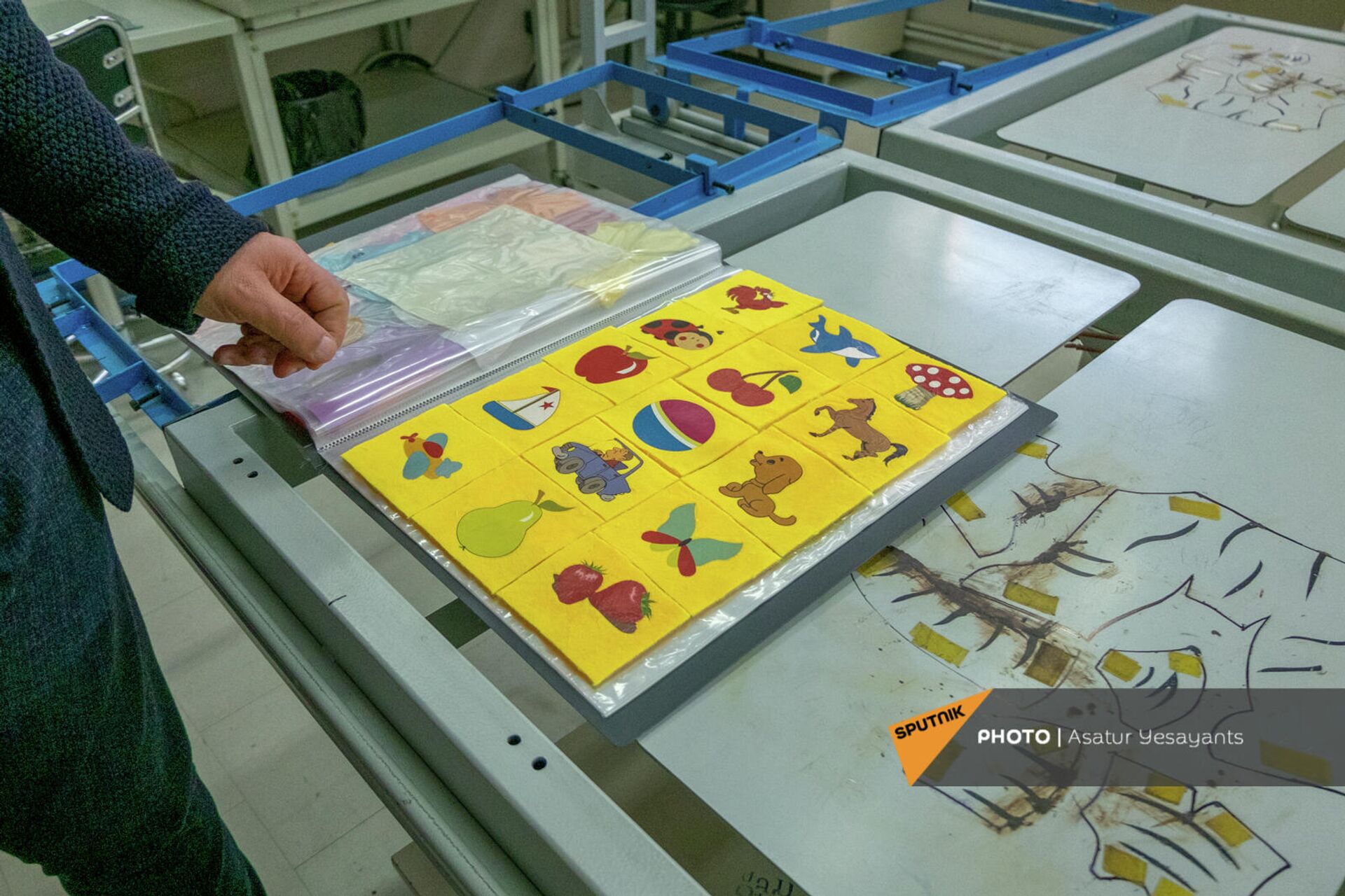 Рабочий процесс на заводе по производству игрушек Mankan - Sputnik Армения, 1920, 26.02.2022