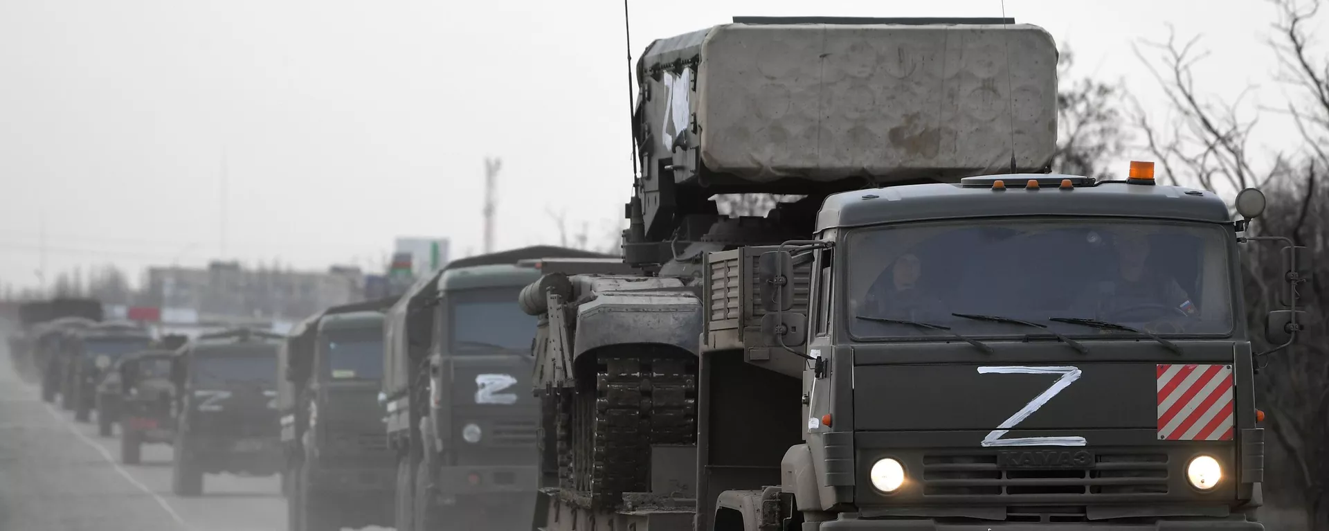 Колонна военной техники ВС РФ у автомобильного пункта пропуска Джанкой.
 - Sputnik Армения, 1920, 04.03.2022