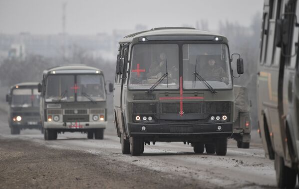 Санитарные автобусы ВС РФ в Армянске - Sputnik Армения