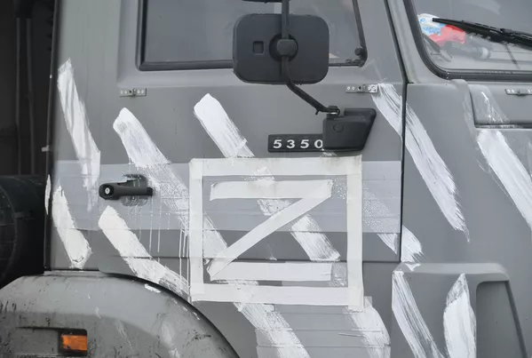 Российская военная техника движется по дороге у границы с Украиной в Белгородской области, Россия - Sputnik Армения