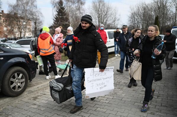 Ուկրաինացիները հասել են Լեհաստան(27 փետրվարի, 2022թ)․  - Sputnik Արմենիա