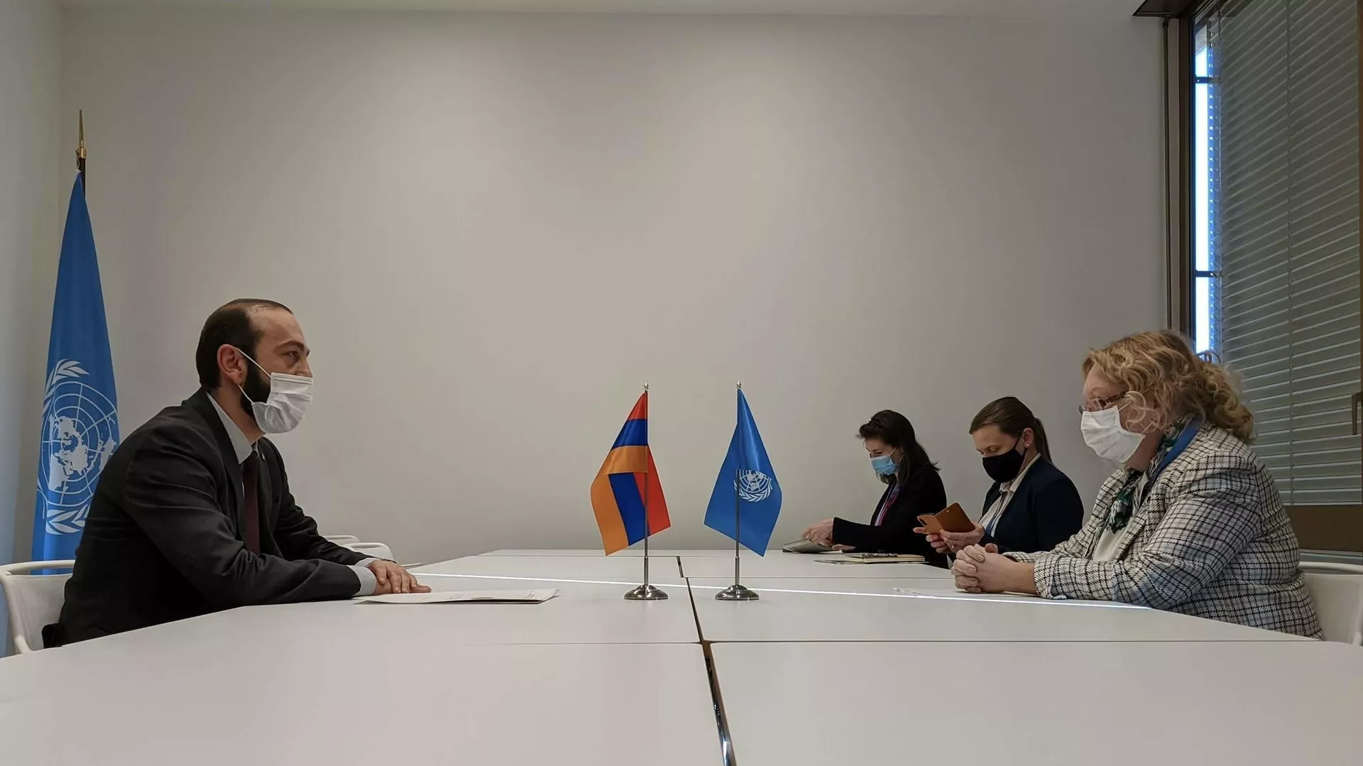Министр иностранных дел Армении Арарат Мирзоян встретился с Гендиректором Представительства ООН Татьяной Валовой (28 февраля 2022). Женева Министр иностранных дел Армении Арарат Мирзоян встретился с Гендиректором Представительства ООН Татьяной Валовой (28 февраля 2022). Женева - Sputnik Армения, 1920, 28.02.2022