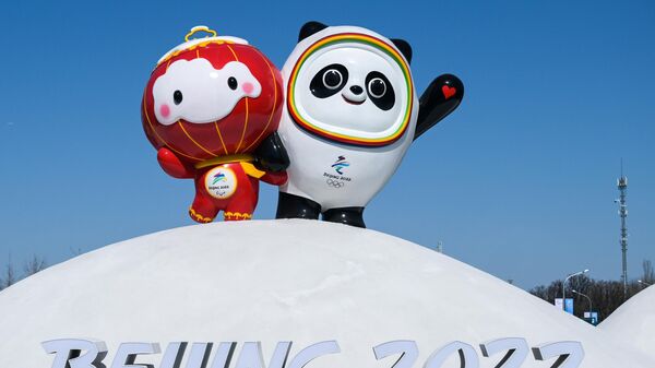 Талисманы Олимпийских и Паралимпийских игр 2022 панда Бин Дуньдунь и фонарик Сюэ Жунжун - Sputnik Армения
