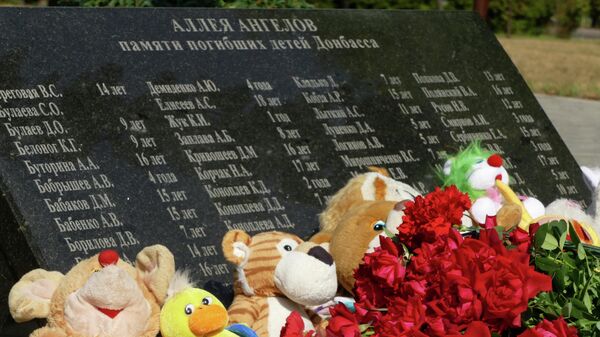 Акция в Донецке в память о детях, погибших в ходе конфликта на юго-востоке Украины - Sputnik Արմենիա