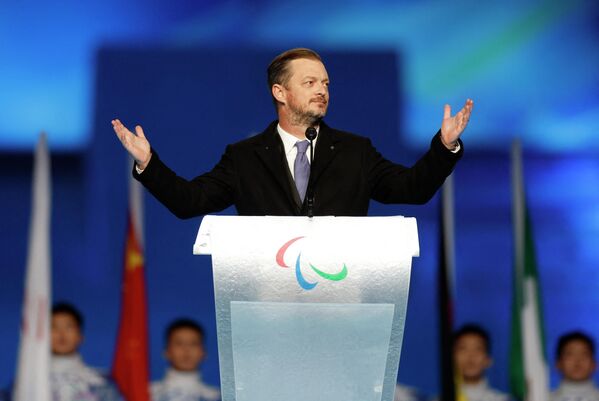Президент Международного паралимпийского комитета Эндрю Парсонс произносит речь  - Sputnik Армения