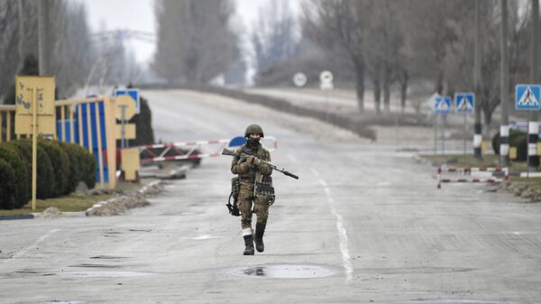 Военнослужащий РФ на территории Запорожской атомной электростанци  - Sputnik Армения