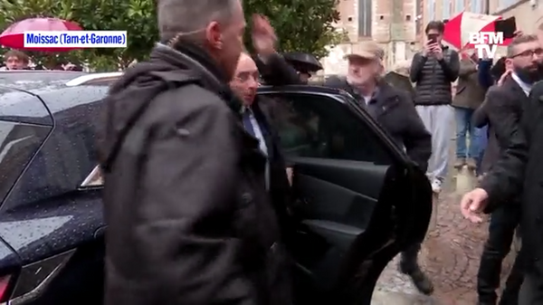 Момент нападения на кандидата в президенты Франции Земмура попал на видео - Sputnik Արմենիա