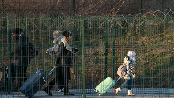 Խերսոնի շրջանի փախստականները Ղրիմում` ռուս-ուկրաինական սահմանի «Արմյանսկ» անցակետում - Sputnik Արմենիա