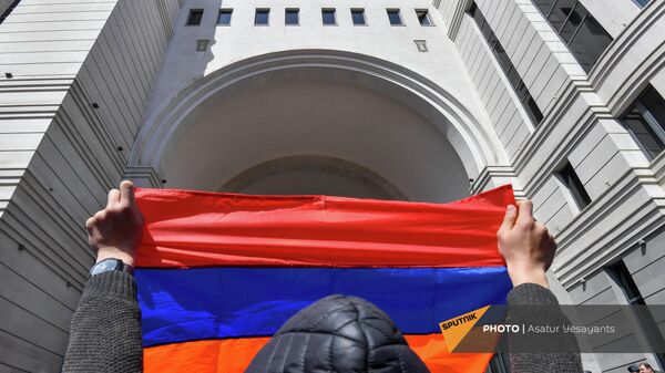 Акция протеста у здания МИД (17 марта 2022). Еревaн - Sputnik Армения
