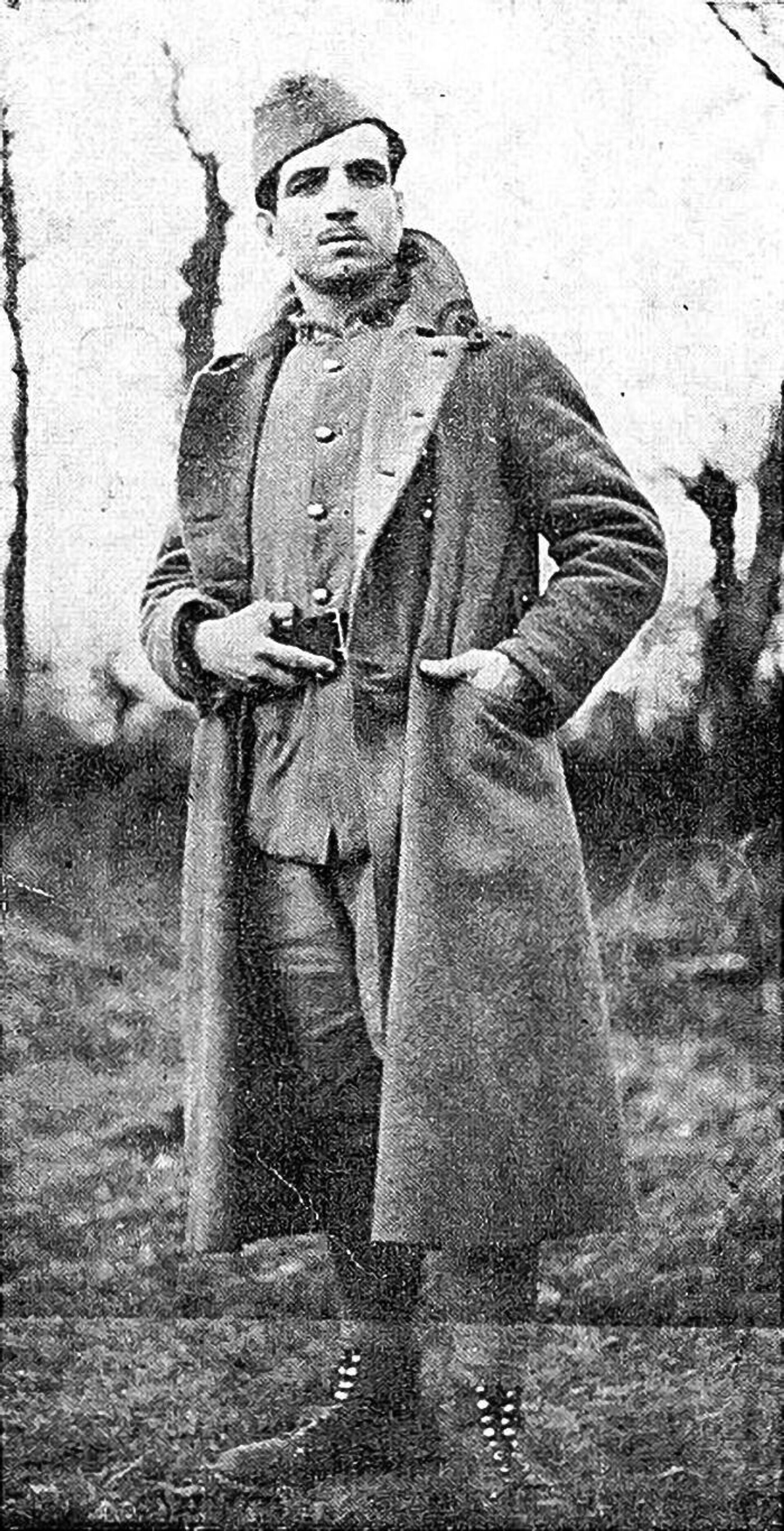 Национальный герой Франции, поэт и переводчик Мисак Манушян - Sputnik Армения, 1920, 20.04.2024