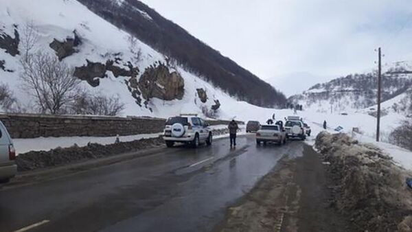 Очистка автодороги М-3 от лавины - Sputnik Армения