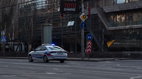 Автомобиль патрульной службы полиции на улице Ханджяна - Sputnik Армения