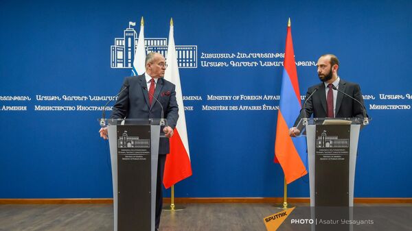 ԵԱՀԿ նախագահ Զբիգնև Ռաուի և ՀՀ ԱԳՆ Արարատ Միրզոյանի ասուլիսը - Sputnik Արմենիա