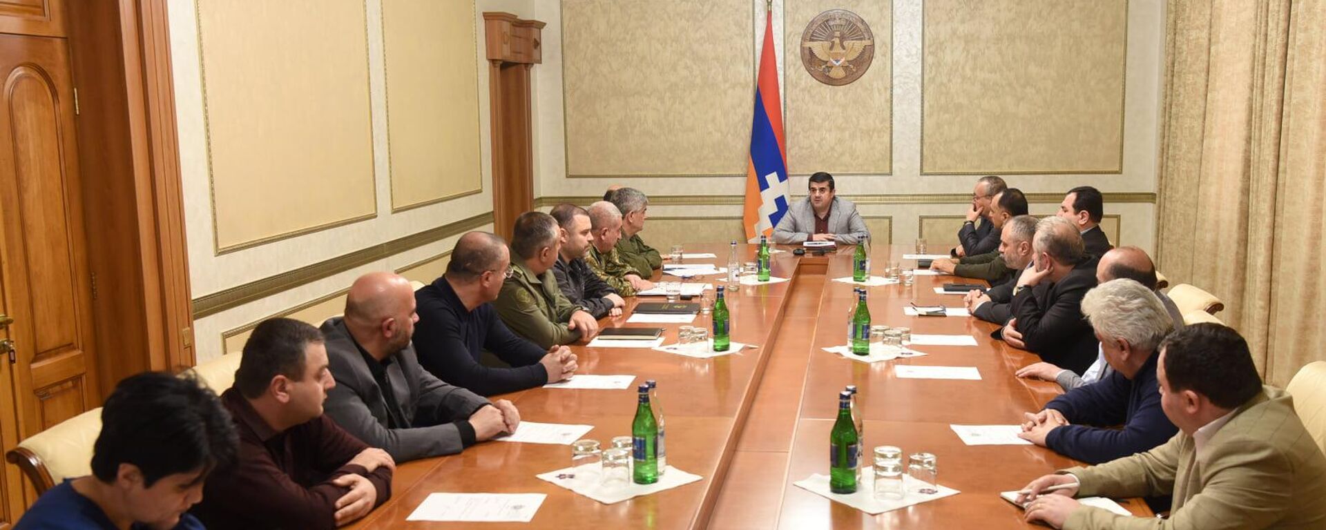 Очередное заседание Совета безопасности Карабаха во главе с президентом Араиком Арутюняном (1 апреля 2022). Степанакерт - Sputnik Армения, 1920, 01.04.2022