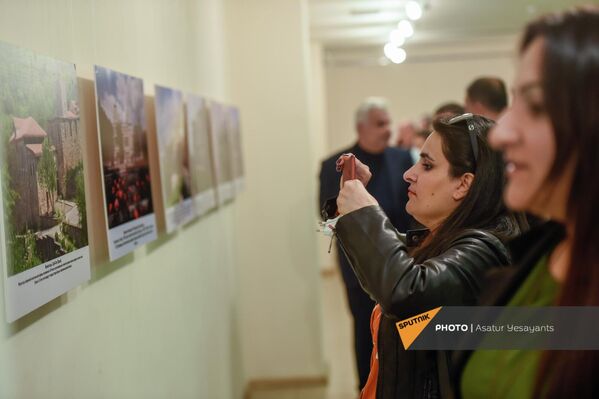«Ղրիմի գարուն, միշտ միասին» խորագրով լուսանկարների ցուցահանդեսի բացումը՝ նվիրված Ղրիմի և Ռուսաստանի միասնության 8-րդ տարվան (ապրիլի6, 2022, Երևան) - Sputnik Արմենիա