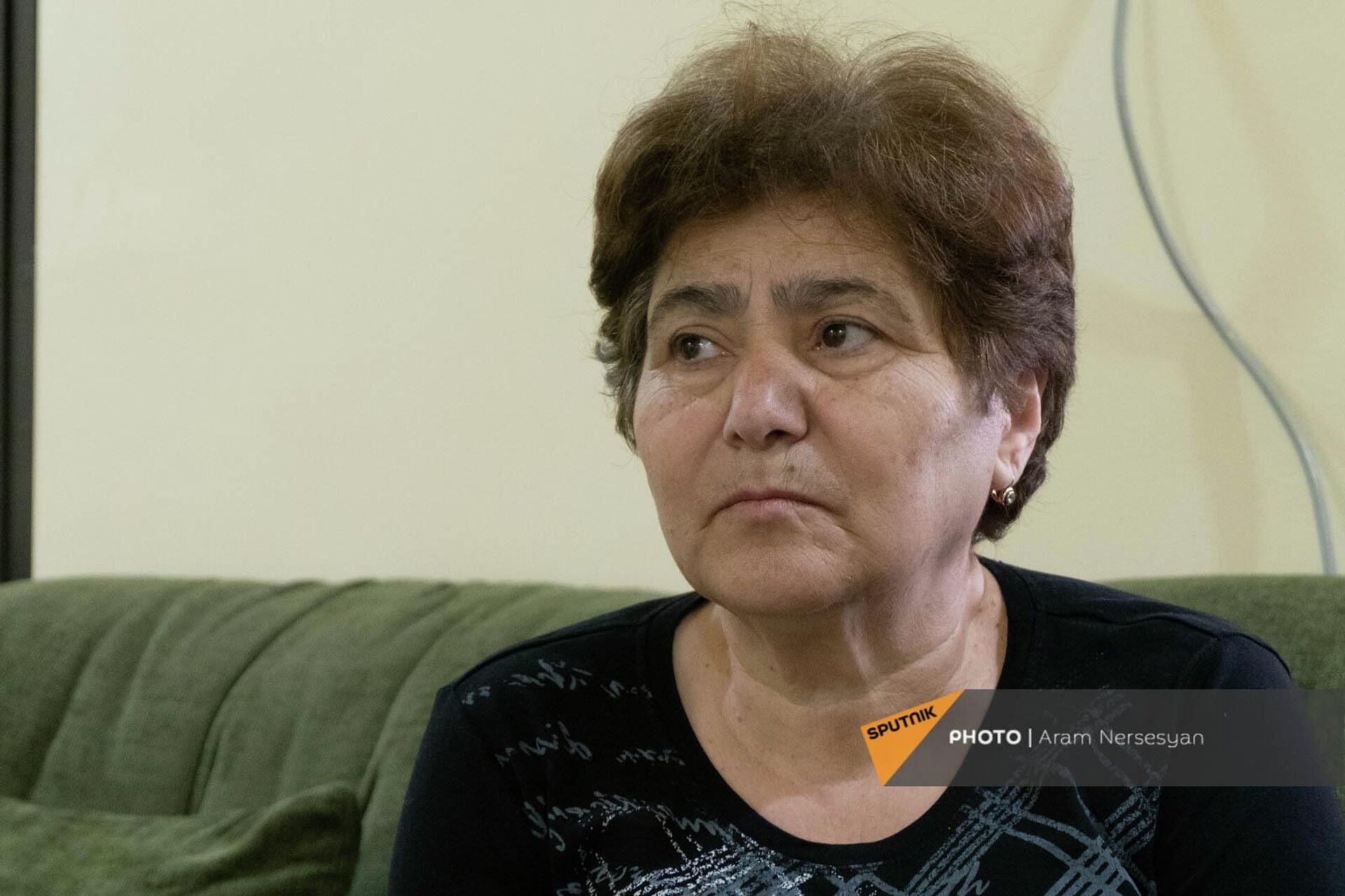 Արցախյան պատերազմում զոհված զինծառայող Գարիկ Դավթյանի մայրը՝ Գոհարը - Sputnik Արմենիա, 1920, 07.04.2022