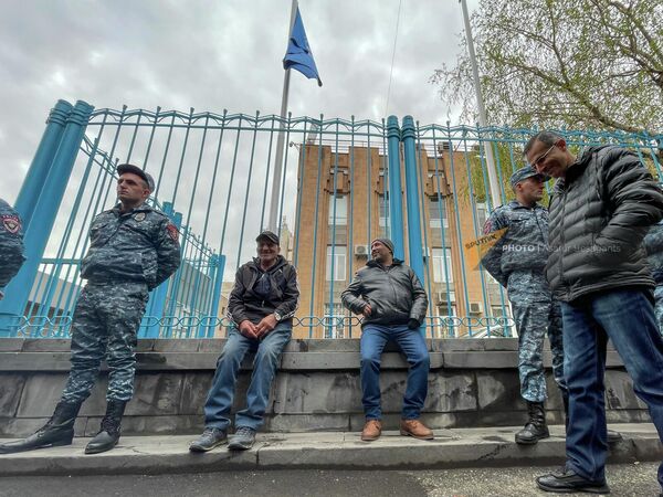 Акция протеста арцахцев у здания ООН в Армении (7 апреля 2022). Еревaн - Sputnik Армения