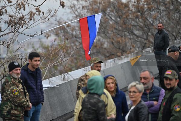 «Հայրենիքի վահան» պահեստազորի սպաների միության, ԱԱԾ պահեստազորի սպաների միության, «Պահեստազորի սպաներ» հասարակական կազմակերպության կազմակերպած ակցիան՝ ի պաշտպանություն նացիզմի դեմ ՌԴ ԶՈւ գործողությունների (8 ապրիլի, 2022թ)․ Երևան - Sputnik Արմենիա