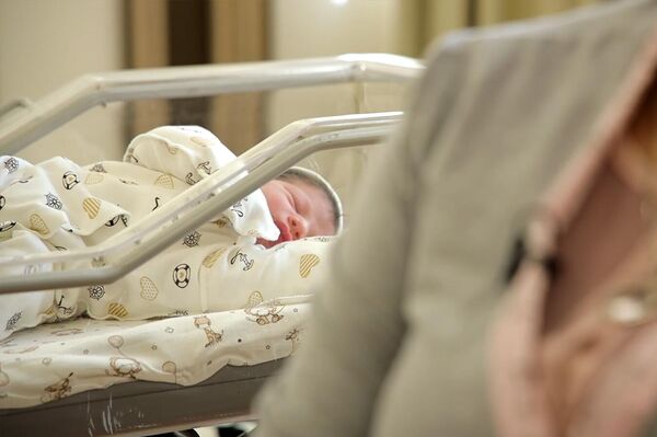 Новорожденный Карен Мирзоян в МЦ Эребуни - Sputnik Армения