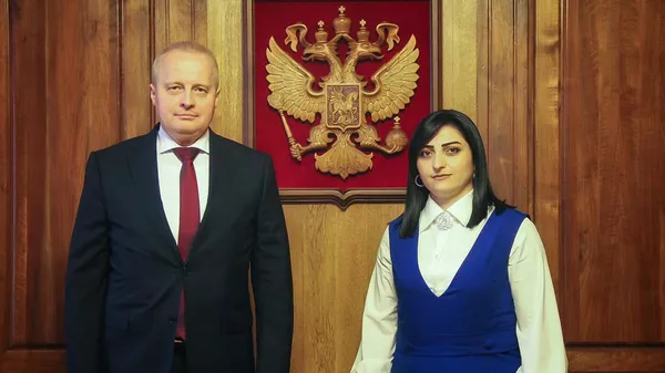 Депутат Тагуи Товмасян встретилась с послом России Сергеем Копыркиным (11 апреля 2022). Еревaн - Sputnik Армения