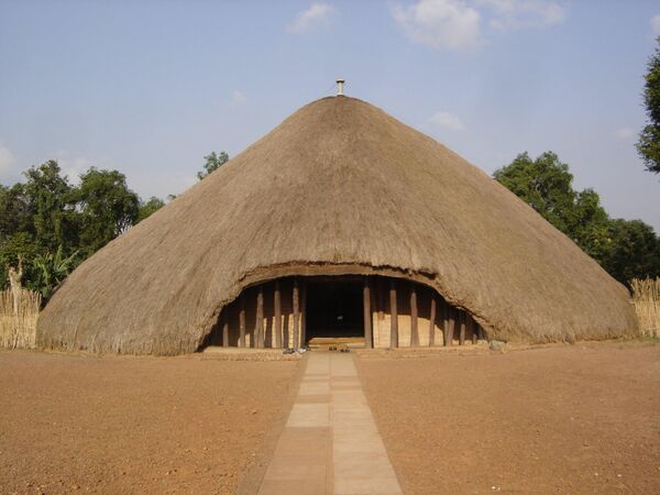 Բուգանդայի թագավորների գերեզմանը, որը գտնվում է Ուգանդայի Կասուբի բլրի վրա:2010 թվականի մարտին բռնկված հրդեհը ստիպել է տեղանքը ներառել վտանգված օբյեկտների ցանկում: Կառավարությունը խոստացել է վերականգնել համալիրը։ - Sputnik Արմենիա