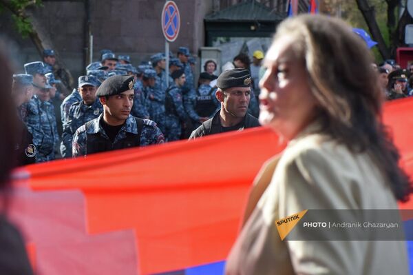Акция протеста у российского посольства (21 апреля 2022). Еревaн - Sputnik Армения